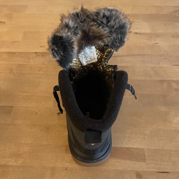 Columbia Keetley Shorty Insulated Winter Boots, Black, Women's 8.5. - Picture 6 of 6